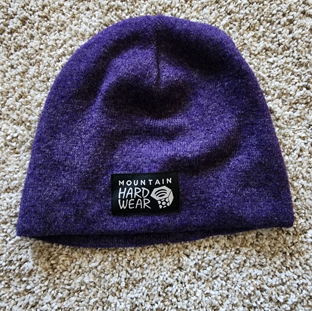 EUC Mountain Hardware Hat
